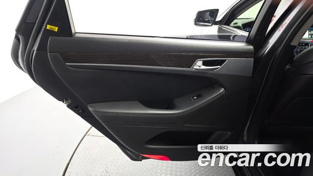 Genesis G80 3.3 GDI AWD Luxury 2018 — фото 25