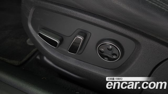 Genesis G80 3.3 GDI AWD Luxury 2018 — фото 29