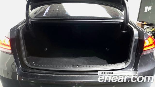 Genesis G80 3.3 GDI AWD Luxury 2018 — фото 32