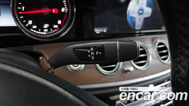 Mercedes-Benz E-Class (W213) E220d Exclusive 2017 — фото 9
