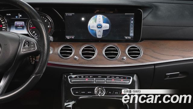 Mercedes-Benz E-Class (W213) E220d Exclusive 2017 — фото 14