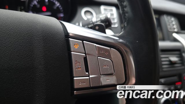 Land Rover Discovery Sport 2.0 TD4 HSE Luxury 2016 — фото 17