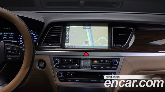 Genesis G80 3.3 GDI AWD Premium Luxury 2017 — фото 14