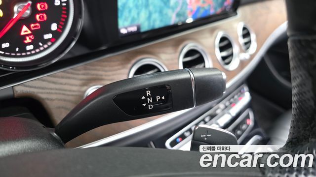 Mercedes-Benz E-Class (W213) E220d 4MATIC Exclusive 2017 — фото 9