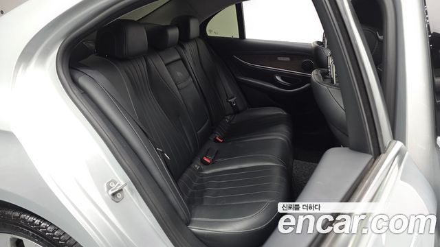 Mercedes-Benz E-Class (W213) E220d 4MATIC Exclusive 2017 — фото 11