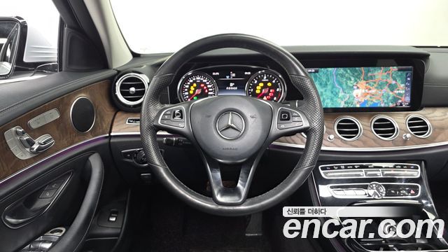 Mercedes-Benz E-Class (W213) E220d 4MATIC Exclusive 2017 — фото 12
