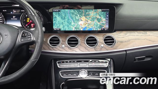 Mercedes-Benz E-Class (W213) E220d 4MATIC Exclusive 2017 — фото 13