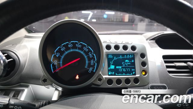 Chevrolet Spark LPG LT Standard 2012 — фото 8
