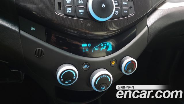 Chevrolet Spark LPG LT Standard 2012 — фото 15