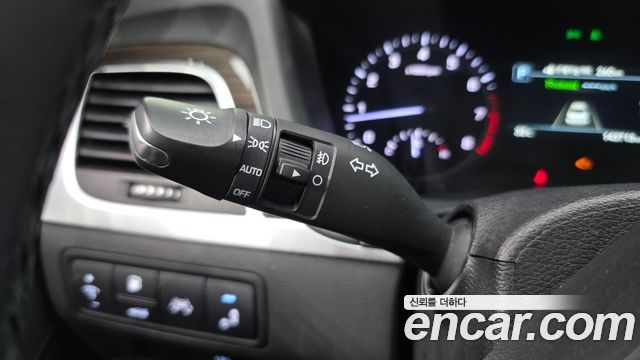 Genesis G80 3.3 GDI AWD Luxury 2018 — фото 28