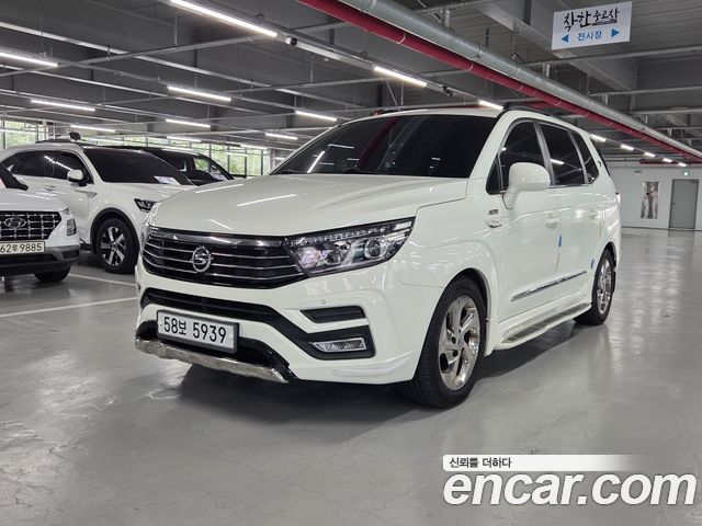 KG Mobility (SsangYong) Korando Turismo 4WD Extreme Sport 9-Seater