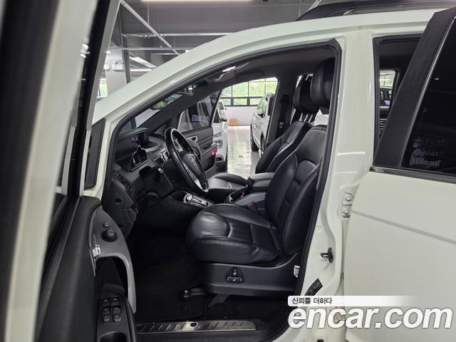 KG Mobility (SsangYong) Korando Turismo 4WD Extreme Sport 9-Seater 2019 — фото 10
