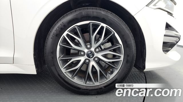Kia K5 (III) 2.0 Noblesse 2020 — фото 21