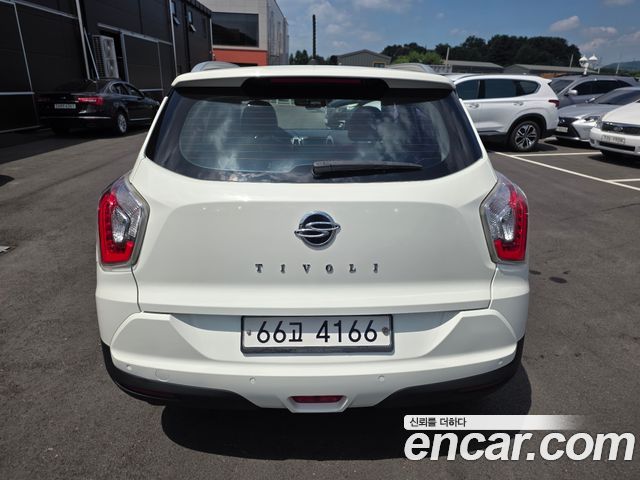 KG Mobility (SsangYong) Tivoli LX 2WD DLX 2015 — фото 4