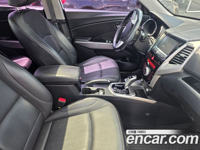KG Mobility (SsangYong) Tivoli LX 2WD DLX 2015 — фото 20