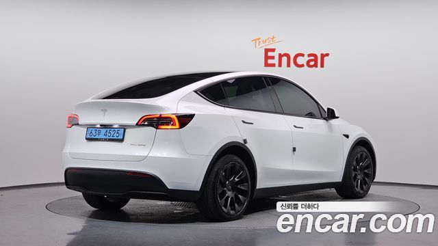 Tesla Model Y Long Range AWD 2024 — фото 2