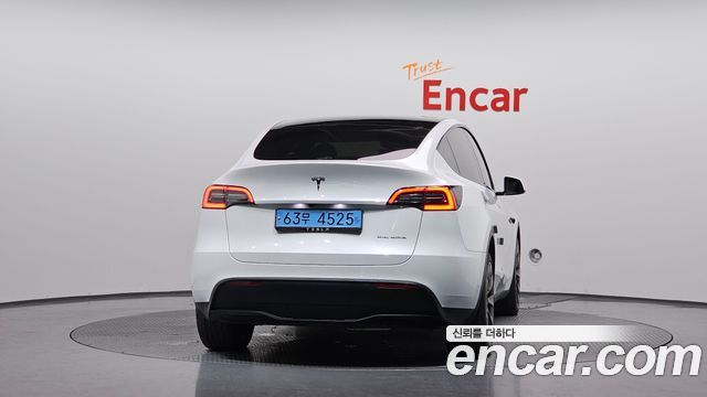 Tesla Model Y Long Range AWD 2024 — фото 4