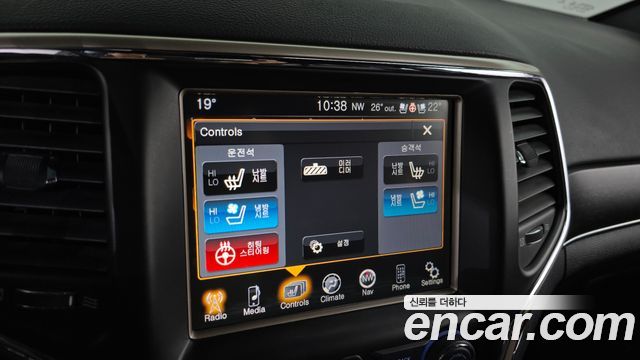 Jeep Grand Cherokee 3.6 Overland WK2 2015 — фото 18