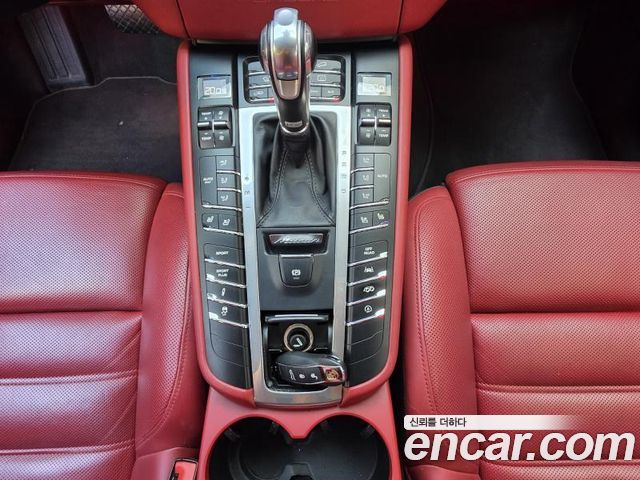 Porsche Macan 3.0 GTS 95B 2017 — фото 9