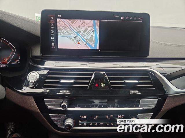 BMW 5 Series (G30) 530i Luxury 2021 — фото 14
