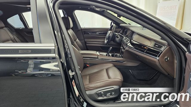 BMW 7 Series (F01) 750Li xDrive Individual 2015 — фото 15