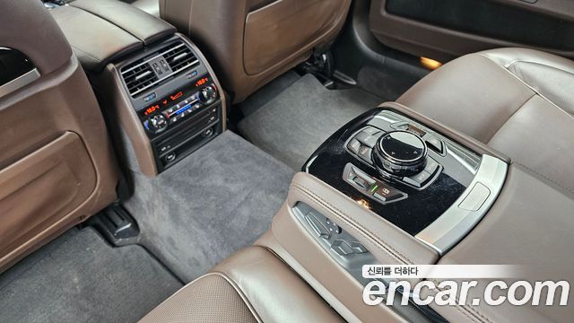 BMW 7 Series (F01) 750Li xDrive Individual 2015 — фото 23