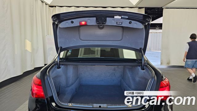 BMW 7 Series (F01) 750Li xDrive Individual 2015 — фото 24