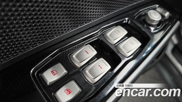 KG Mobility (SsangYong) Tivoli Air Diesel IX 2WD 2018 — фото 20