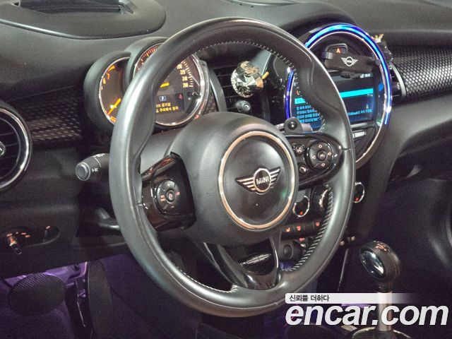 MINI Cooper S Convertible Standard 3rd 2019 — фото 16