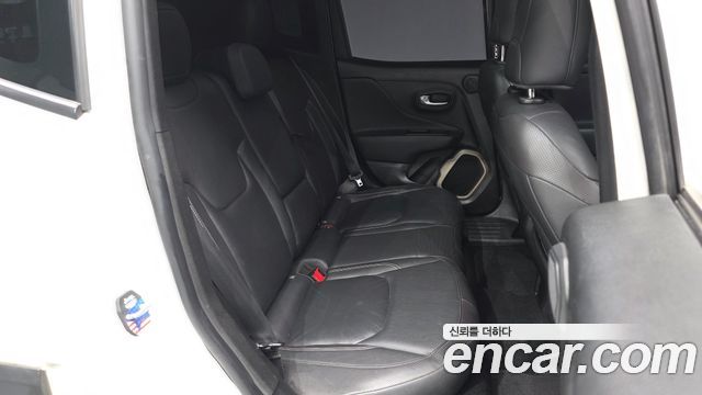 Jeep Renegade 2.0 Diesel Limited AWD 2017 — фото 12