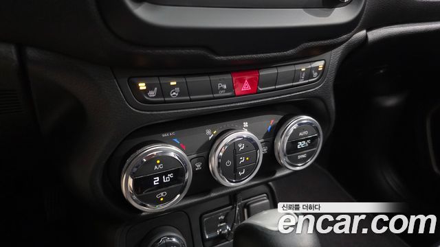 Jeep Renegade 2.0 Diesel Limited AWD 2017 — фото 18