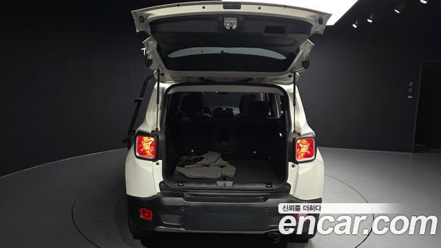 Jeep Renegade 2.0 Diesel Limited AWD 2017 — фото 20