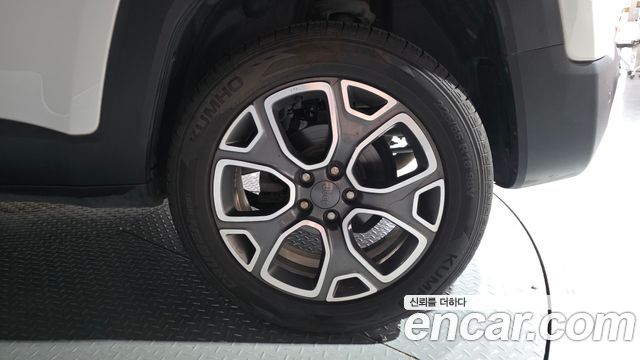 Jeep Renegade 2.0 Diesel Limited AWD 2017 — фото 21