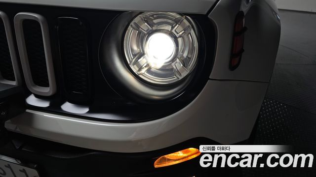 Jeep Renegade 2.0 Diesel Limited AWD 2017 — фото 22
