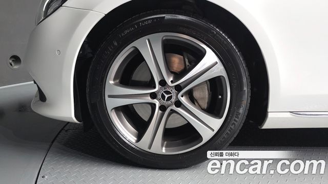 Mercedes-Benz E-Class (W213) E300 Avantgarde 2019 — фото 5