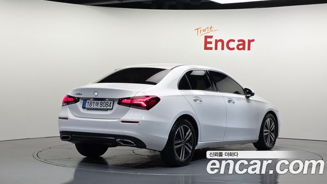 Mercedes-Benz A-Class (W177) A200d Sedan 2022 — фото 2