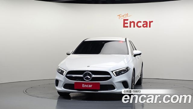 Mercedes-Benz A-Class (W177) A200d Sedan 2022 — фото 3