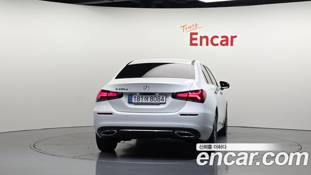 Mercedes-Benz A-Class (W177) A200d Sedan 2022 — фото 4