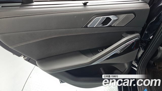 BMW X6 (G06) xDrive40i M Sport 2024 — фото 25