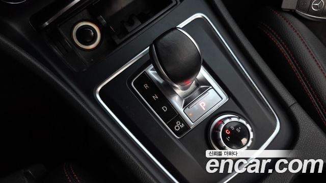 Mercedes-Benz A-Class (W176) A45 AMG 4MATIC 2018 — фото 9