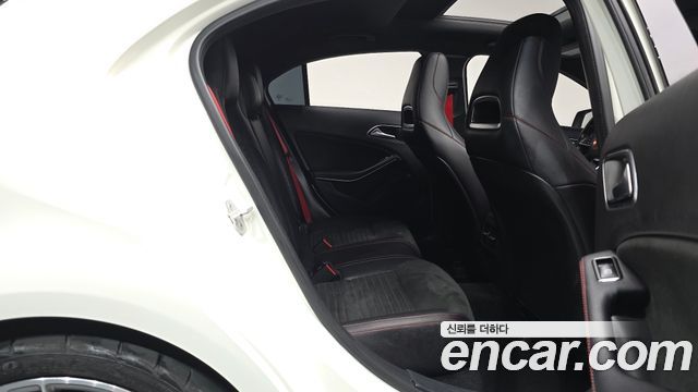 Mercedes-Benz A-Class (W176) A45 AMG 4MATIC 2018 — фото 11