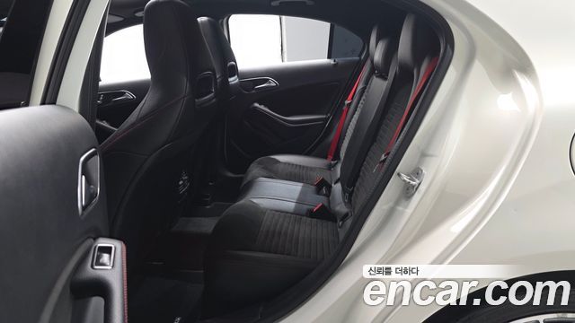Mercedes-Benz A-Class (W176) A45 AMG 4MATIC 2018 — фото 12