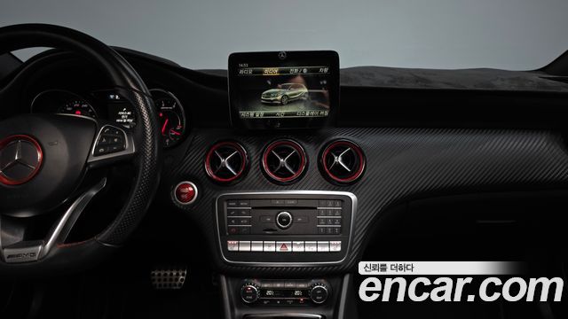 Mercedes-Benz A-Class (W176) A45 AMG 4MATIC 2018 — фото 14
