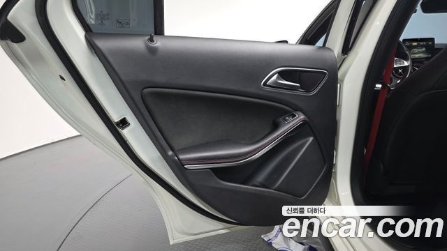 Mercedes-Benz A-Class (W176) A45 AMG 4MATIC 2018 — фото 25