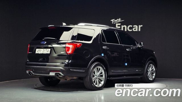 Ford Explorer 2.3 Limited 4WD 5th 2019 — фото 2