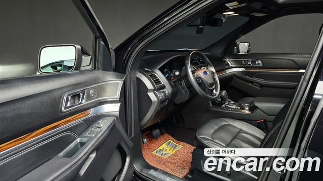 Ford Explorer 2.3 Limited 4WD 5th 2019 — фото 10