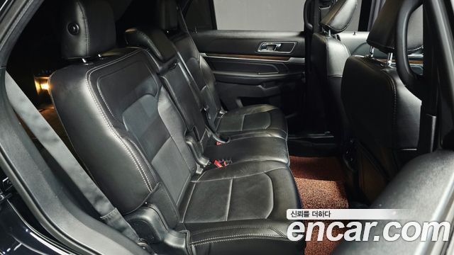 Ford Explorer 2.3 Limited 4WD 5th 2019 — фото 11