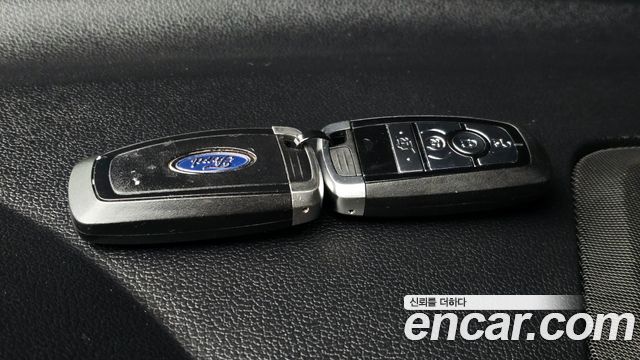 Ford Explorer 2.3 Limited 4WD 5th 2019 — фото 18