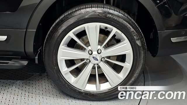 Ford Explorer 2.3 Limited 4WD 5th 2019 — фото 21