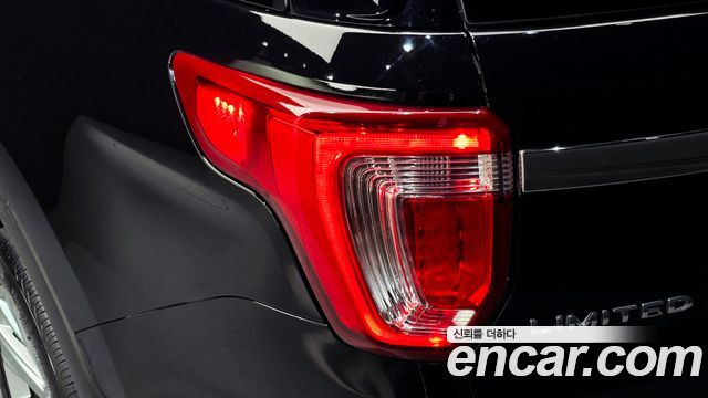 Ford Explorer 2.3 Limited 4WD 5th 2019 — фото 23